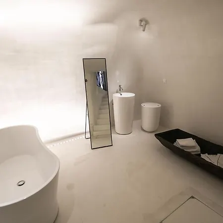Villa Aloia Santorini Two Bedroom With Outdoor Hot Tub Spyros Demi