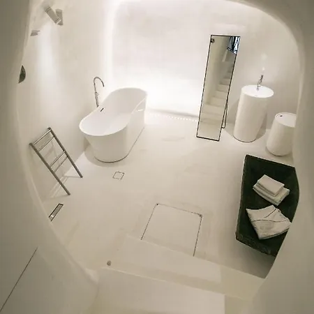Aloia Santorini Two Bedroom With Outdoor Hot Tub Spyros Demi Oia (Santorini)