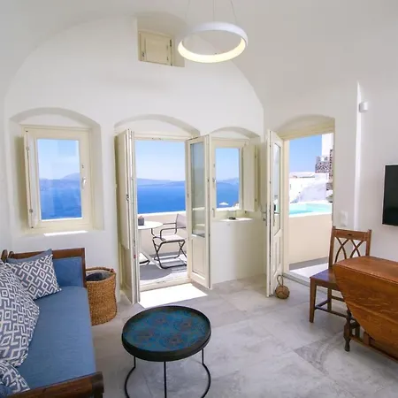 Elegant Santorini Villa Villa Spyros Villa Demi Private Hot Tub Air Conditioning 2 Bedroom Oia (Santorini)